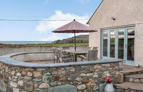 Holyhead House | Stack View Cottage