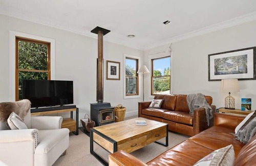 Arrowtown Cottage | Stags Head Cottage - Arrowtown Holiday Home