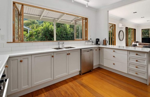 Arrowtown Cottage | Stags Head Cottage - Arrowtown Holiday Home