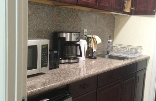 Fair Oaks House | Stand alone Guest House Pool