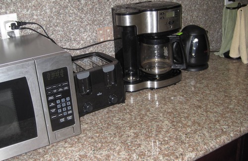 Fair Oaks House | Stand alone Guest House Pool