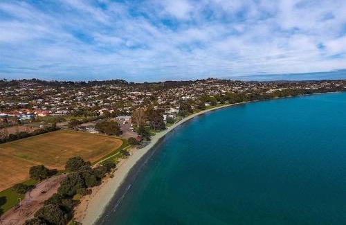Stanmore Bay House | Stanmore Bay Beachfront Cottage