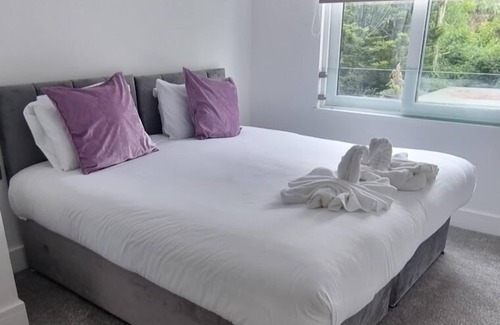 West Hendon House | Star London Cheyne Walk 5 Bedroom Oasis