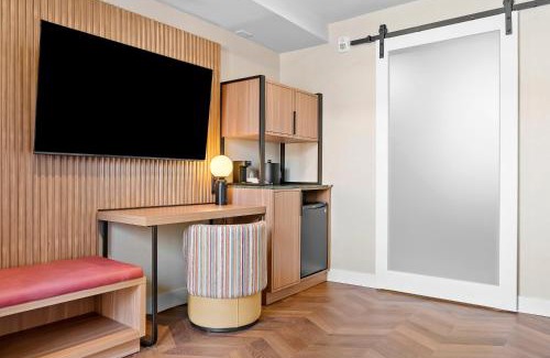 Cow Hollow Hotel | Star Motel