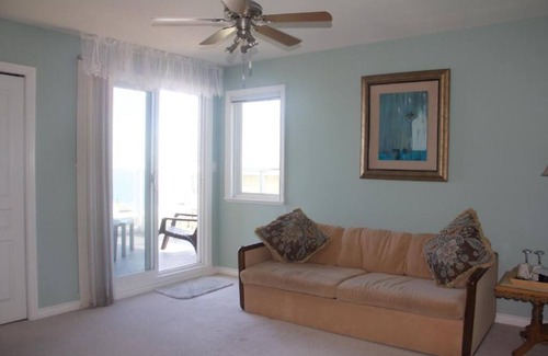 White Rock House | Star of the Sea guest house, Queen size suites with Ocean view balcony