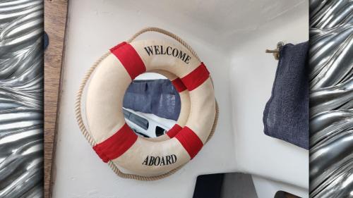 Newhaven Boat Rental | Starbullet - Albion Wave Vintage Sail Yacht Romantic Stay for 2