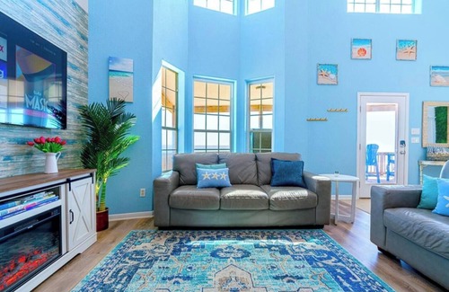 Surfside Beach House | Starfish Beachfront Swim-Up with HOT TUB