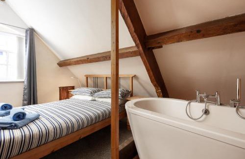 Whitby House | Starfish Cottage