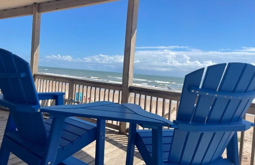 Surfside Beach House | Starfish Swim-up Beachfront on spacious car-free beach