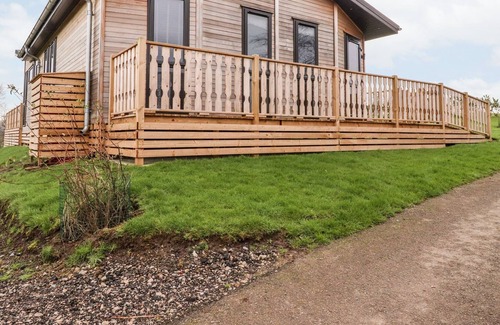 Carnforth House | STARGAZER LODGE, pet friendly, with hot tub in Hornby