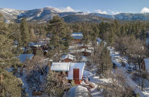 Sugarloaf Ski Chalet | STARGAZER-Your Luxurious Cozy Affordable Getaway