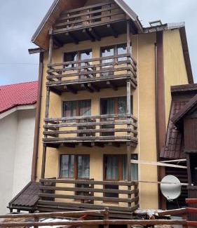 Lupeni Ski Chalet | STARR ROoms