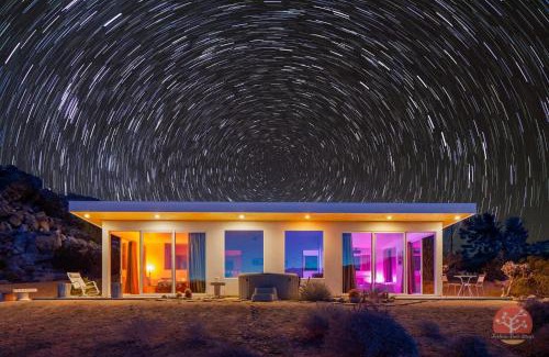 Joshua Tree House | Stars on the Rocks - Pool, HotTub, FirePit, Boulders!