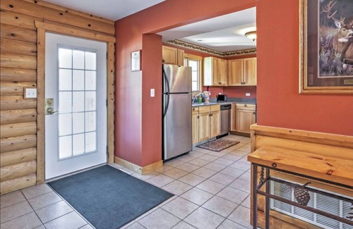 Oglesby House | Starved Rock Cabin, Sleeps 14!