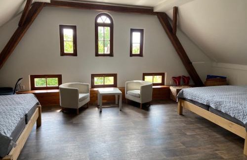Ceske Mezirici House | Statek na samotě
