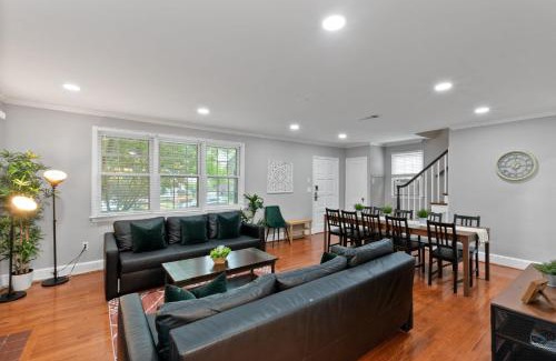 Potomac West House | Stately 5BR Historic Retreat - CozySuites