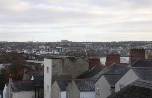 Londonderry House | Station Rooms
