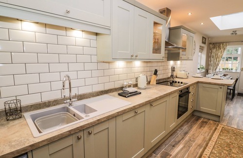 Blakedown Cottage | STATION MASTERS COTTAGE, pet friendly, with open fire in Blakedown