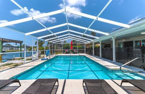 Apollo Beach House | Stay Awhile