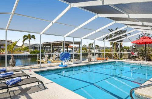 Apollo Beach House | Stay Awhile