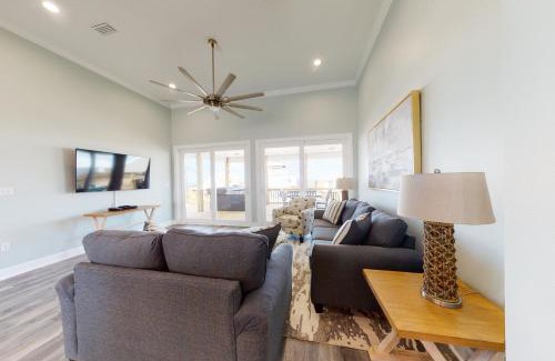 Dauphin Island House | Stay AWhile