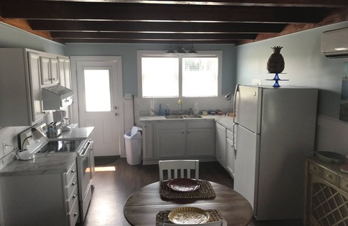 Nags Head Cottage | Stay in the Old Beach Style Flat Top House! Quick walk to the ocean!