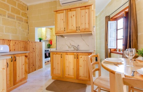 Victoria House | Stay inside the walls of Gozo Cittadella fortress