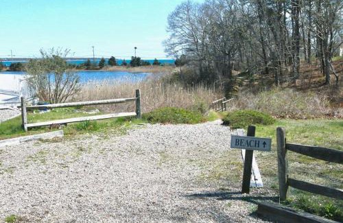 Hyannis Port House | Stay On The Cape Vacation Rentals: Walk To Beach Hyannisport Three Bedroom