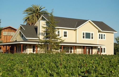 Healdsburg House | Stay on the vineyard, hot tub &pool. 5 Queen suites, chef's kitchen, wrap porch