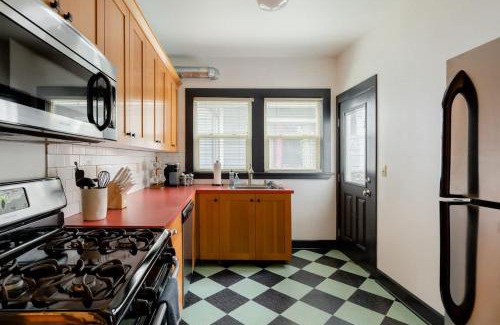 Belmont House | Stay Portland - Spacious Restored Craftsmen - Craft Beer & Coffee