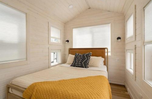 Alberta Arts District Apartment | Stay Portland - The Tiny Oasis Steps to Local Coffee & Restaurants