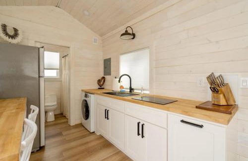 Alberta Arts District Apartment | Stay Portland - The Tiny Oasis Steps to Local Coffee & Restaurants