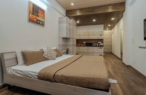 Udyog Vihar Hotel | Stay Studio Hotel & Residences