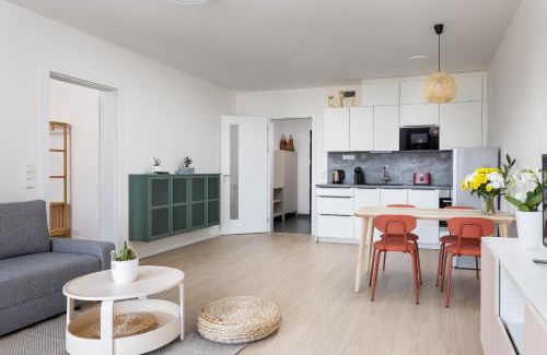 Prague 13 Apartment | Stay2gether Japandi Homestay for 4 - Metro B Luka