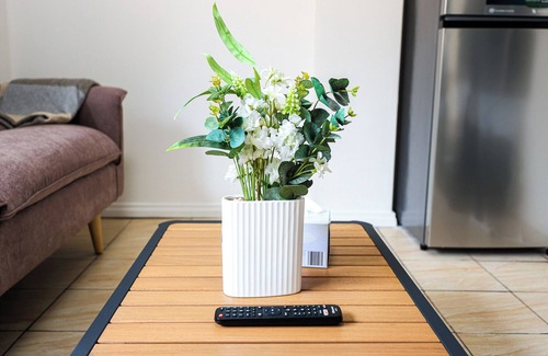 Malvern East Apartment | StayAU Cozy 1BR Living Space Chadstone