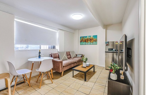 Malvern East Apartment | StayAU Cozy 1BR Living Space Chadstone
