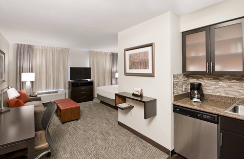 Ballantyne Hotel | Staybridge Suites Charlotte Ballantyne by IHG