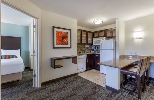 Davenport Hotel | Staybridge Suites Davenport by IHG