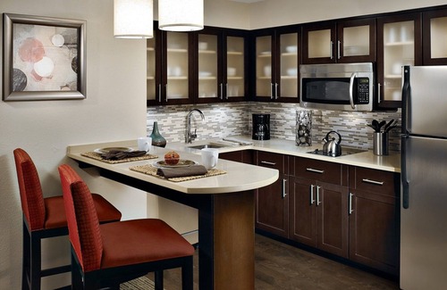 Dearborn Hotel | Staybridge Suites Dearborn MI by IHG