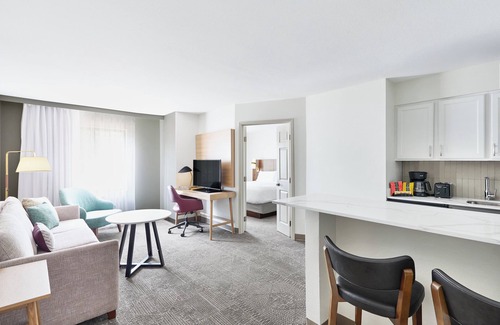Peoria Hotel | Staybridge Suites Downtown Peoria by IHG