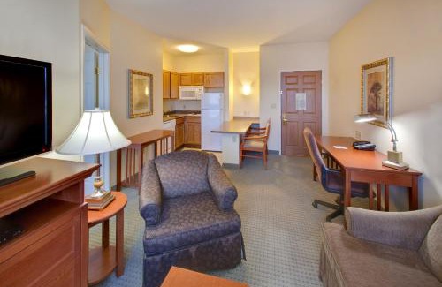 Fargo Hotel | Staybridge Suites Fargo by IHG