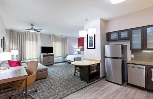 Humble Hotel | Staybridge Suites - Houston IAH Airport East by IHG