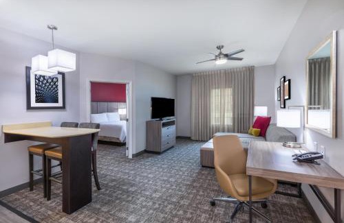Humble Hotel | Staybridge Suites - Houston IAH Airport East by IHG