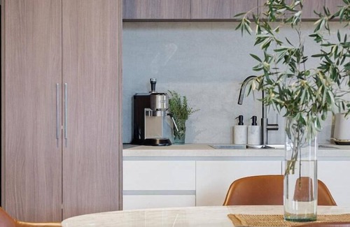 Fitzroy Apartment | StayCentral - George Street@Fitzroy - George St, Fitzroy - 2 Bedrooms, 3 Beds,1 Bathrooms, 1 Secure undercover parking spot.