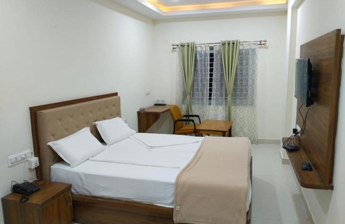Shimoga Hotel | STAYMAKER Sambram Lodge