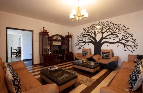 Ooty Villa | StayVista at Peak Point with Breakfast