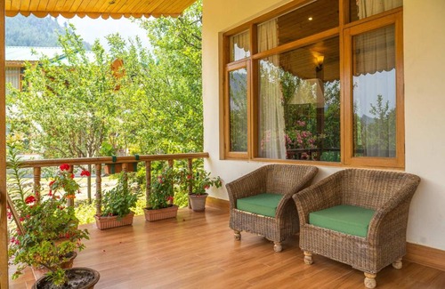 Chaupal Villa | StayVista at The Brook