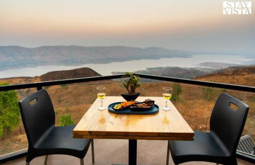 Bhor Villa | StayVista at The Cloudscape with WiFi, Lawn, AC