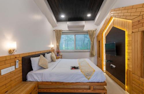 Nandanwan Villa | StayVista's Chimney Cottage with Sprawling Lawns, Picturesque Views, Plunge Pool, Jacuzzi, and Home Theatre