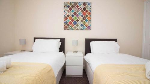 Shirley Apartment | StayZo Penthouse Accommodation 2- Premier Lodge